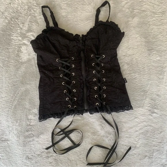 Tripp NYC SKULL EMBROIDERY CORSET Sz Med Black Lace Top Flaw - Picture 4 of 8